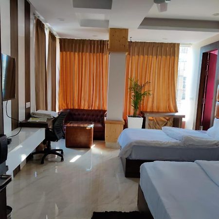 Hotel Maira دهرادون المظهر الخارجي الصورة